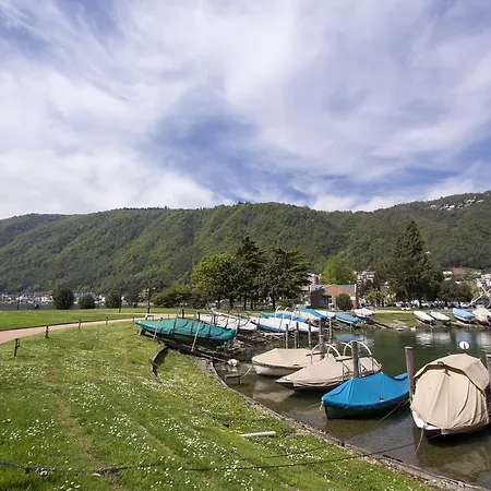 Camelia Lake View