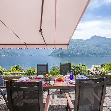 Camelia Lake View Apartment